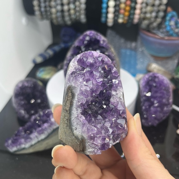 Amethyst Crystal 💜 - Picture 3 of 8